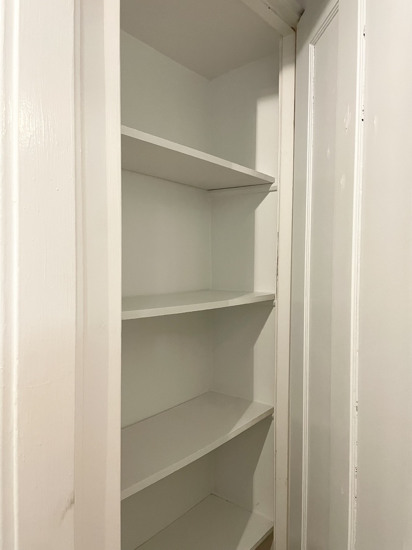 7077 North Ridge Boulevard, Unit 1S Chicago, IL 60645 - Photo 15 of 17 a close view of closet