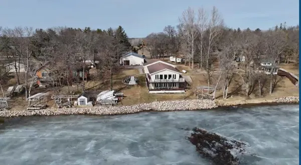 $989,000 | 2509 320th Street, Cushing, MN 56443