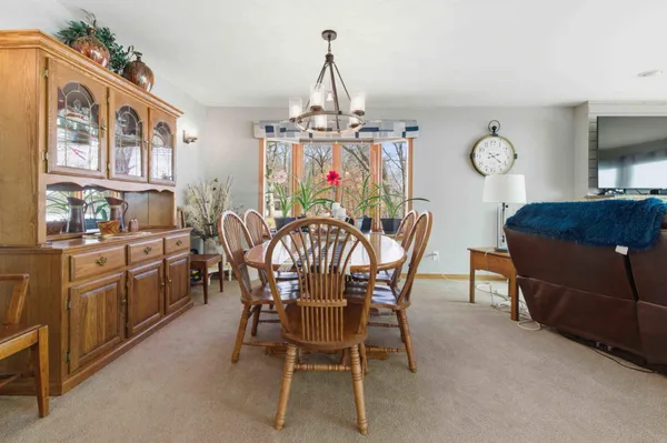 $989,000 | 2509 320th Street, Cushing, MN 56443