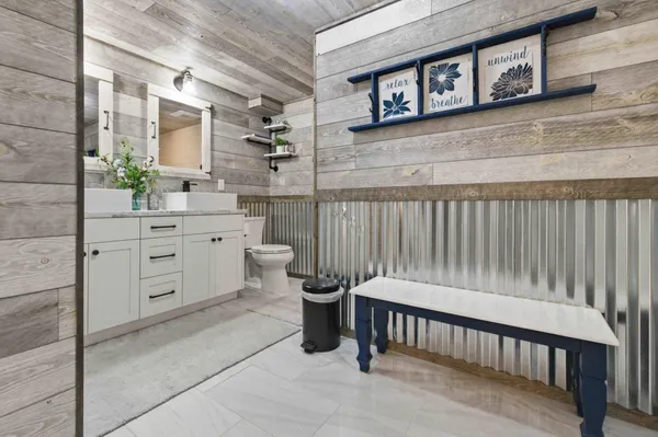 $989,000 | 2509 320th Street, Cushing, MN 56443