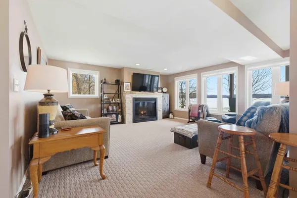 $989,000 | 2509 320th Street, Cushing, MN 56443