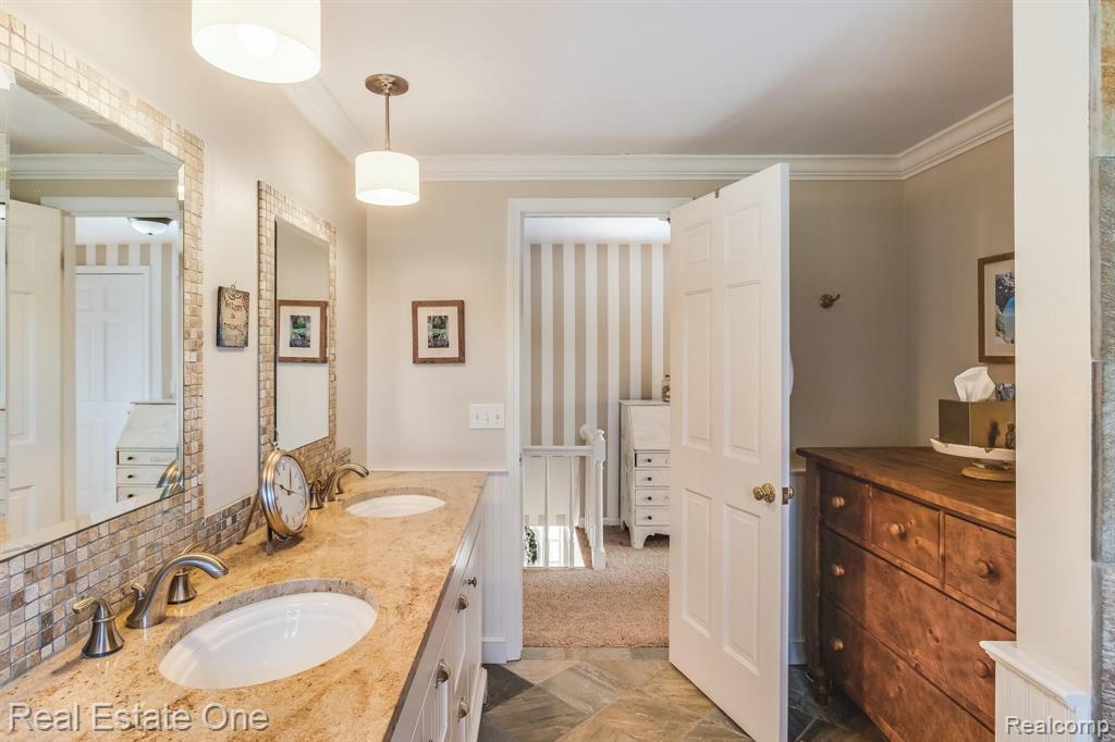 35949 Congress Road Farmington Hills, MI 48335 - Photo 34 of 47