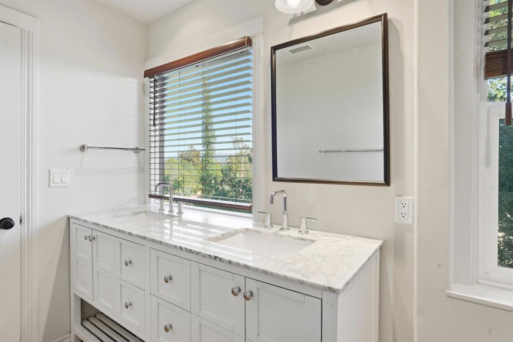 535 Minnesota Avenue Fallbrook, CA 92028 - Photo 20 of 37 Master Bath/Spa