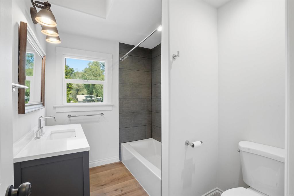 535 Minnesota Avenue Fallbrook, CA 92028 - Photo 24 of 37 Bath