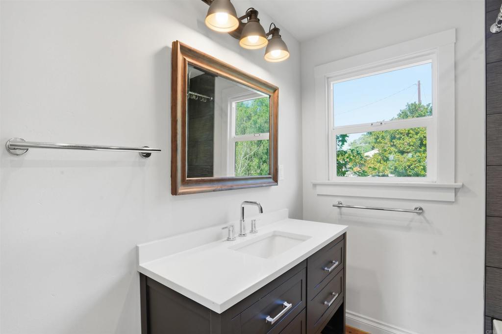 535 Minnesota Avenue Fallbrook, CA 92028 - Photo 25 of 37 Newly vanity, tiled bath, beautifully updated!