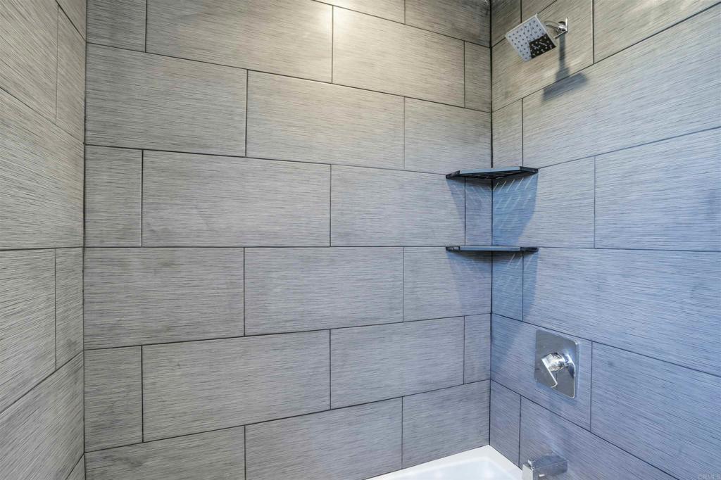 535 Minnesota Avenue Fallbrook, CA 92028 - Photo 26 of 37 Secondary bath!