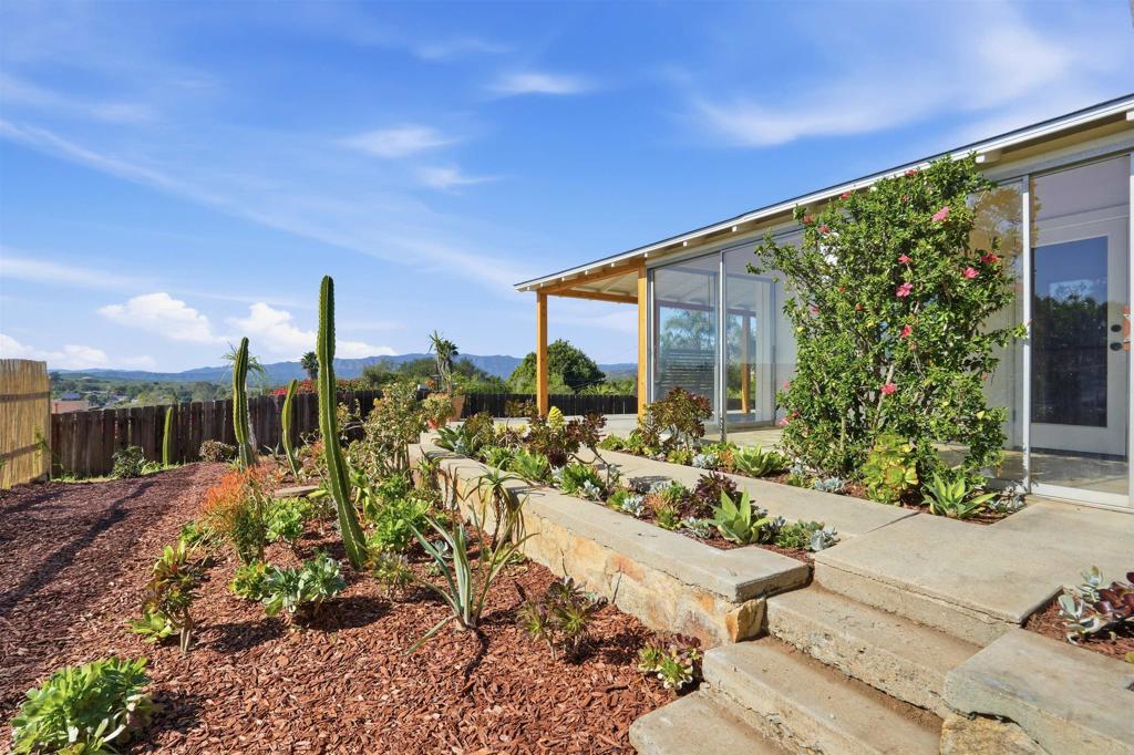 535 Minnesota Avenue Fallbrook, CA 92028 - Photo 29 of 37 Yard