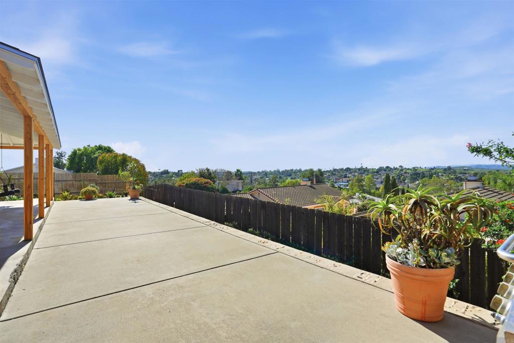 535 Minnesota Avenue Fallbrook, CA 92028 - Photo 5 of 37 Patio with a roof cover and fantastic views!