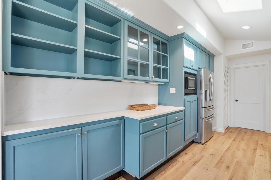 535 Minnesota Avenue Fallbrook, CA 92028 - Photo 7 of 37 Kitchen