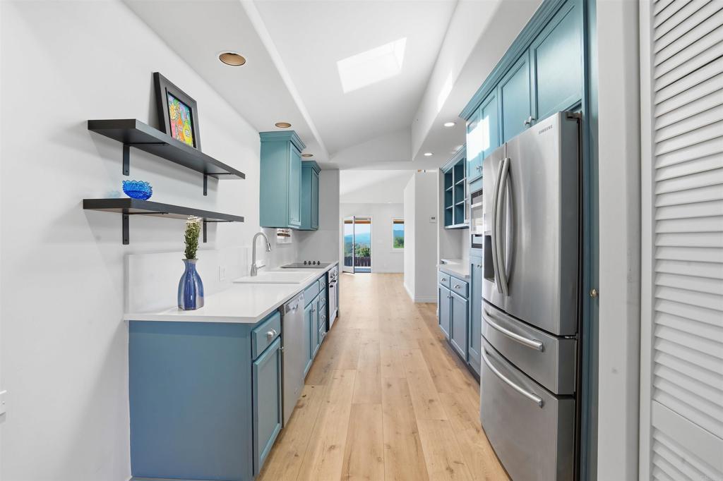 535 Minnesota Avenue Fallbrook, CA 92028 - Photo 9 of 37 Room for a desk in the kitchen or a cabinet for more storage!