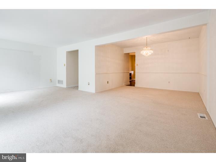 94 Farnwood Road Mount Laurel, NJ 08054 - Photo 3 of 18 Gallery Image 3