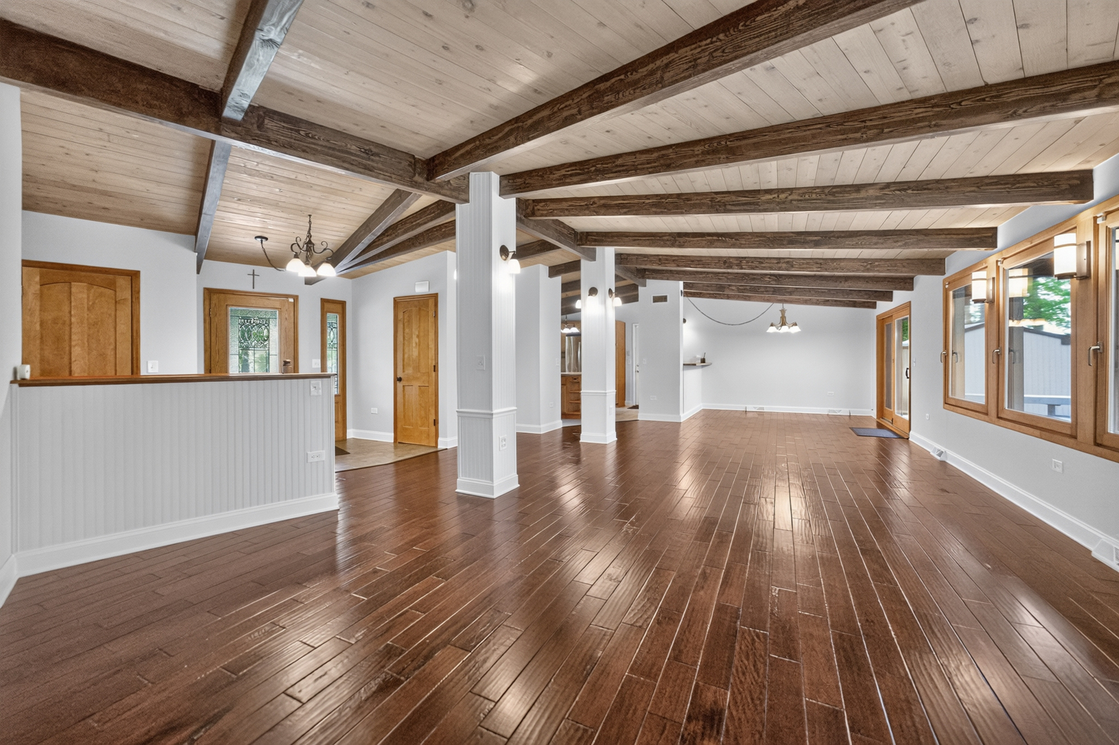 1S670 Winfield Road Wheaton, IL 60189 - Photo 7 of 31 Gallery Image 7