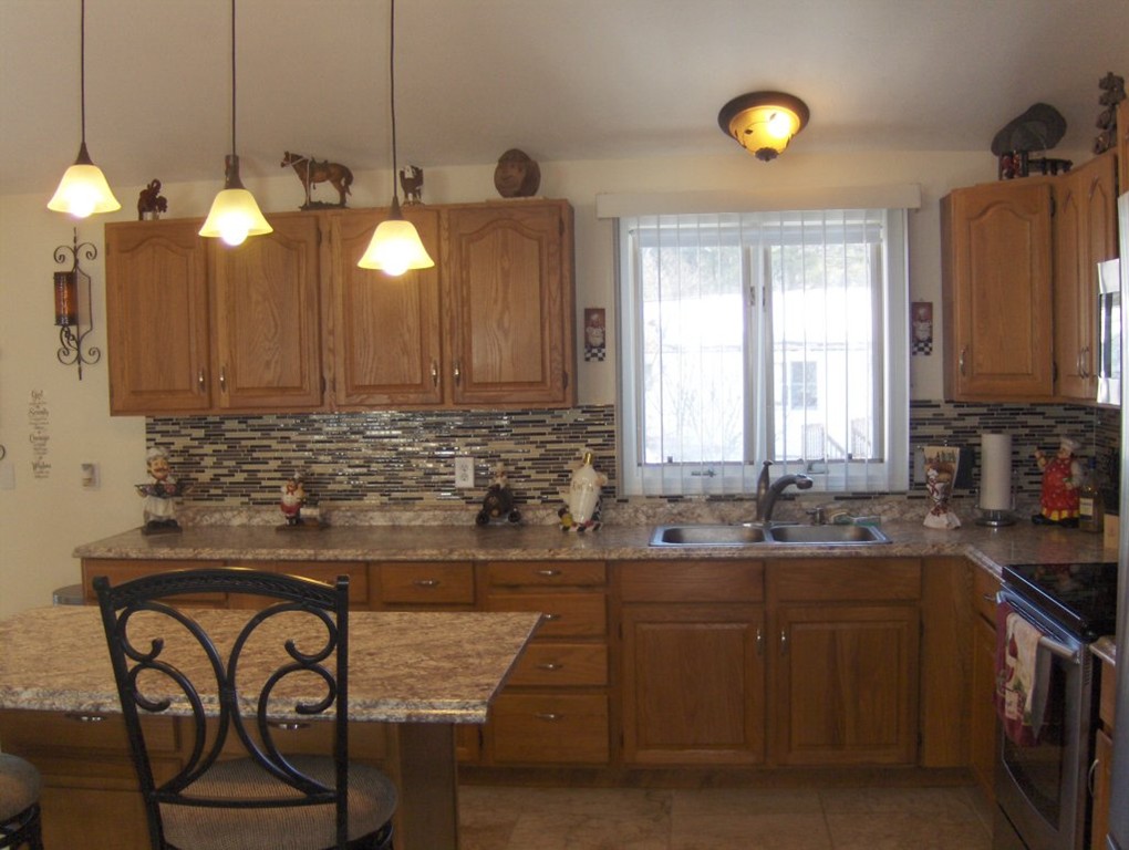 32 Old Worcester Road Oxford, MA 01540 - Photo 3 of 30 Gallery Image 3