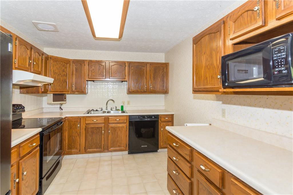 939 Bristol Road Indianapolis, IN 46280 - Photo 11 of 24 Gallery Image 11