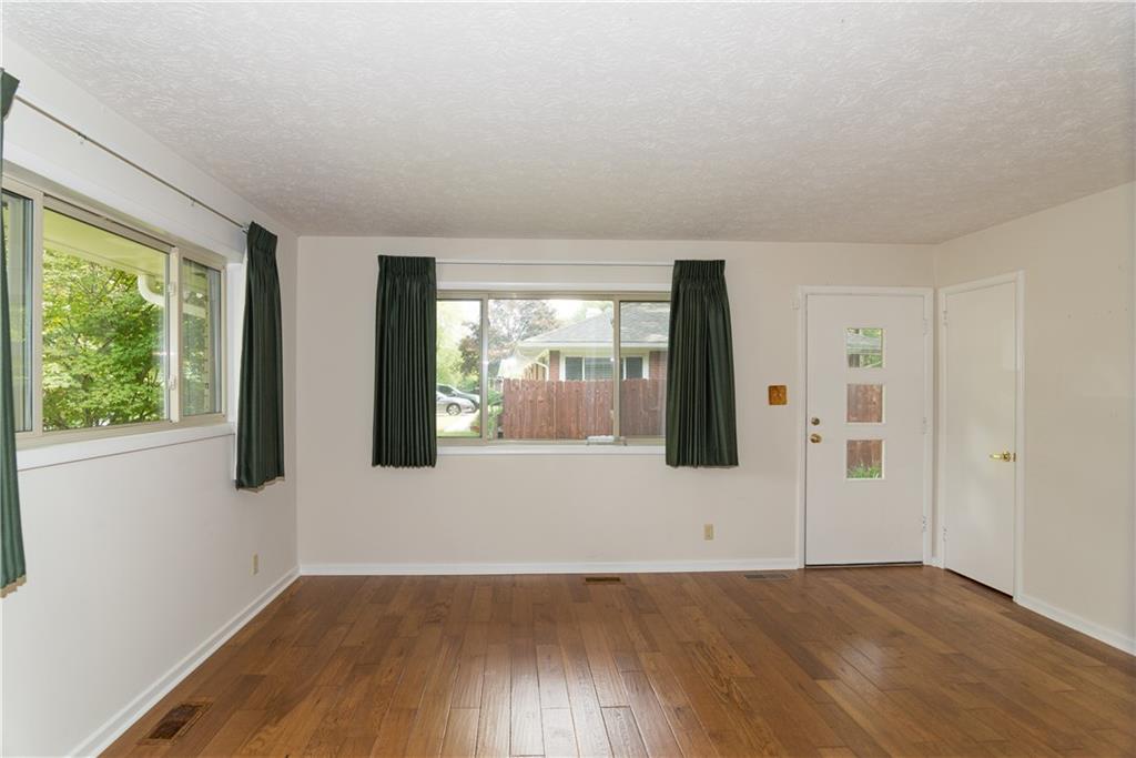 939 Bristol Road Indianapolis, IN 46280 - Photo 8 of 24 Gallery Image 8