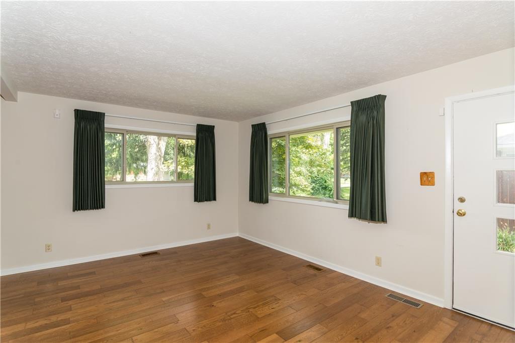 939 Bristol Road Indianapolis, IN 46280 - Photo 9 of 24 Gallery Image 9