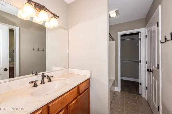 $2,295 | 206 Janet Lane, Maryville, TN 37804