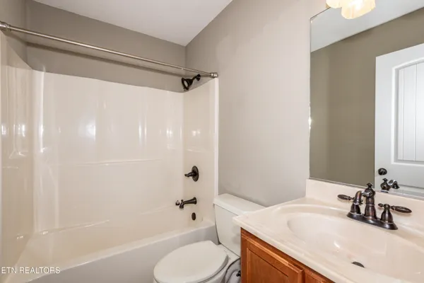 $2,295 | 206 Janet Lane, Maryville, TN 37804