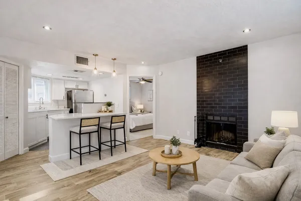 $275,000 | 1500 Woodlawn Boulevard, Unit 105, Austin, TX 78703