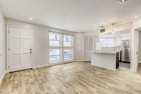 $265,000 | 1500 Woodlawn Boulevard, Unit 105, Austin, TX 78703