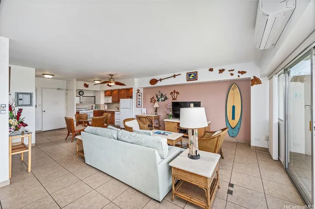 $1,580,000 | 2161 Kalia Road, Unit 916, Honolulu, HI 96815