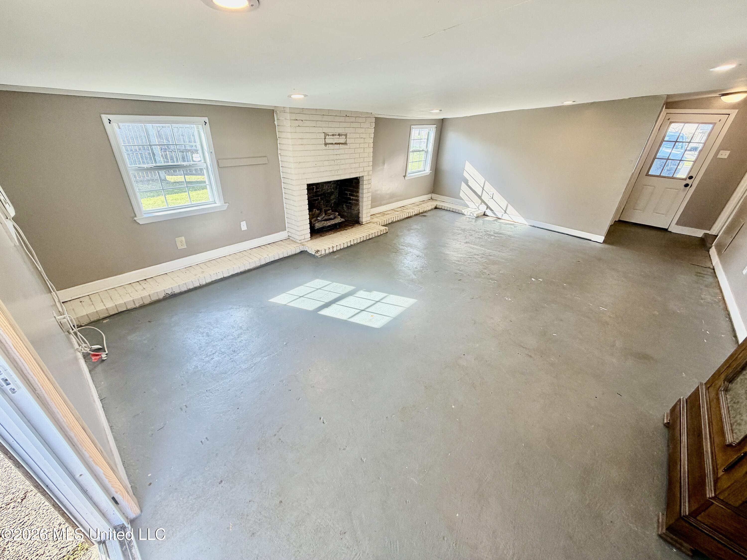 1419 Deering Street Cleveland, MS 38732 - Photo 2 of 13 IMG_2576