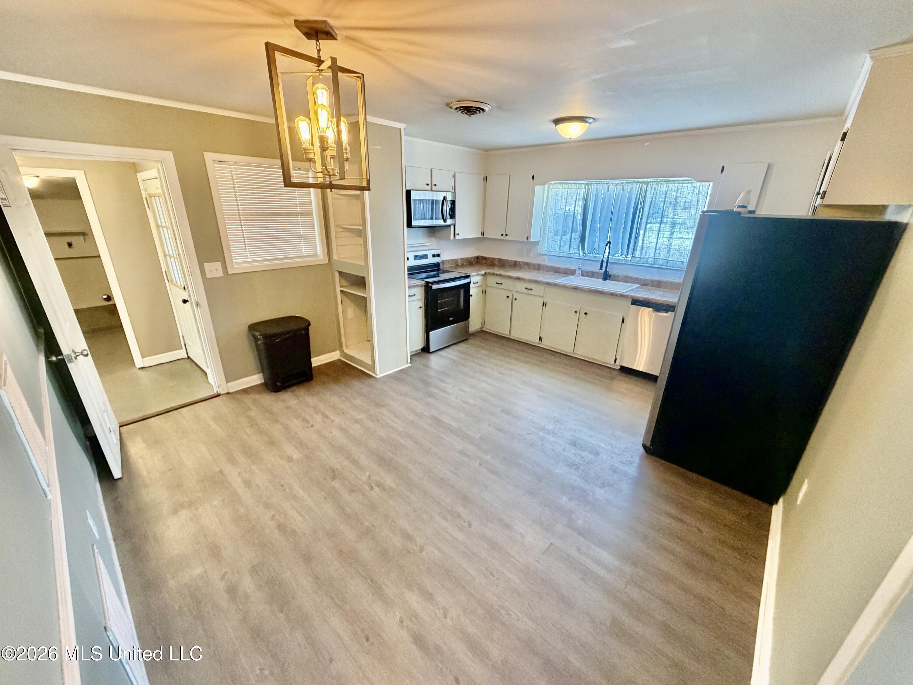 1419 Deering Street Cleveland, MS 38732 - Photo 4 of 13 IMG_2581