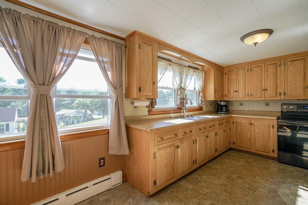 215 Greenwich Road Ware, MA 01082 - Photo 5 of 41
