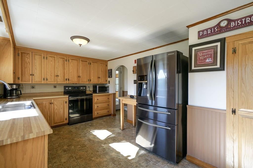 215 Greenwich Road Ware, MA 01082 - Photo 7 of 41