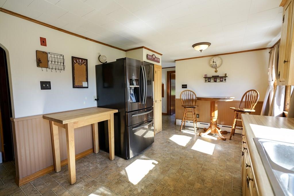215 Greenwich Road Ware, MA 01082 - Photo 8 of 41