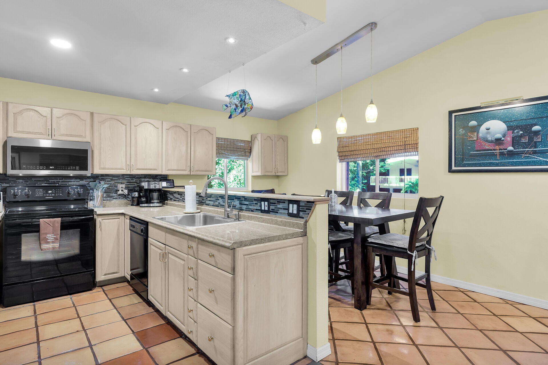 323 Bayview Avenue Key Largo, FL 33037 - Photo 10 of 66 Gallery Image 10