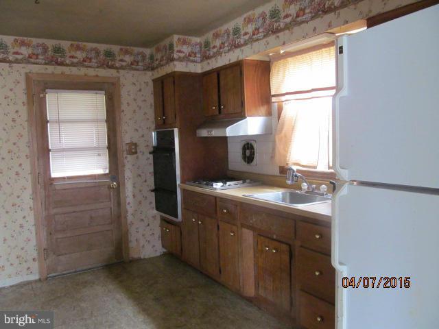 7823 Shellye Road Glen Burnie, MD 21060 - Photo 3 of 8 Kitchen