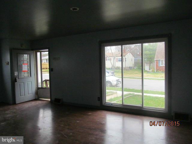 7823 Shellye Road Glen Burnie, MD 21060 - Photo 7 of 8 Living Room