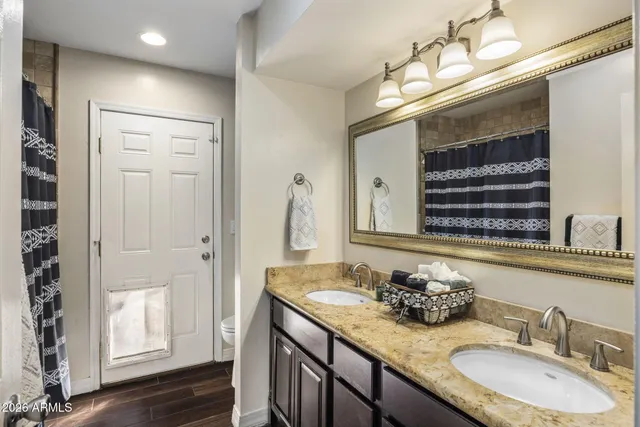 $6,200 | 221 West Sweetwater Avenue, Phoenix, AZ 85029