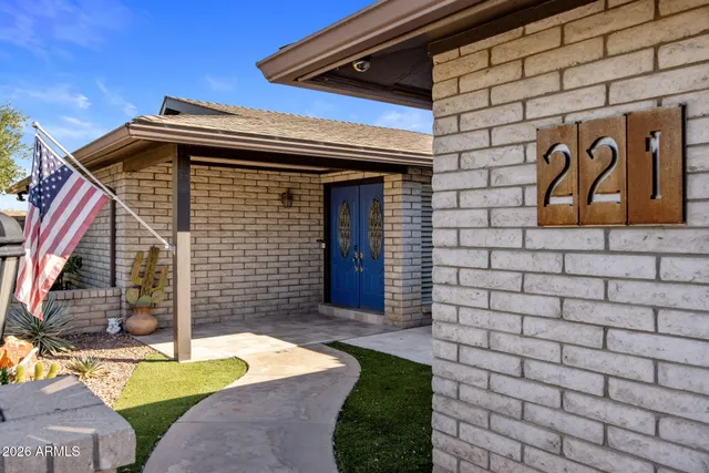 $6,200 | 221 West Sweetwater Avenue, Phoenix, AZ 85029