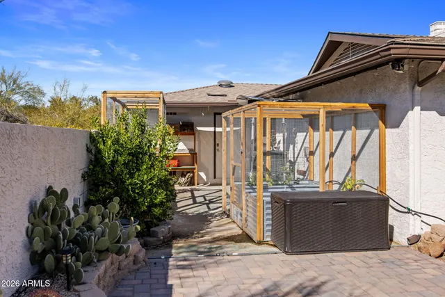 $6,200 | 221 West Sweetwater Avenue, Phoenix, AZ 85029