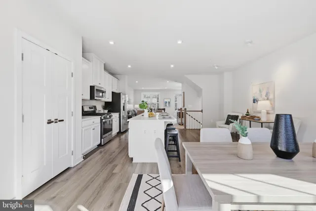 $559,000 | 9590 Glen Oaks Lane, Columbia, MD 21046