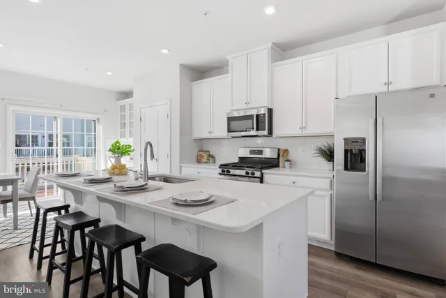 $559,000 | 9590 Glen Oaks Lane, Columbia, MD 21046