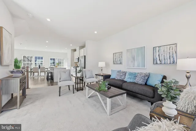 $559,000 | 9590 Glen Oaks Lane, Columbia, MD 21046