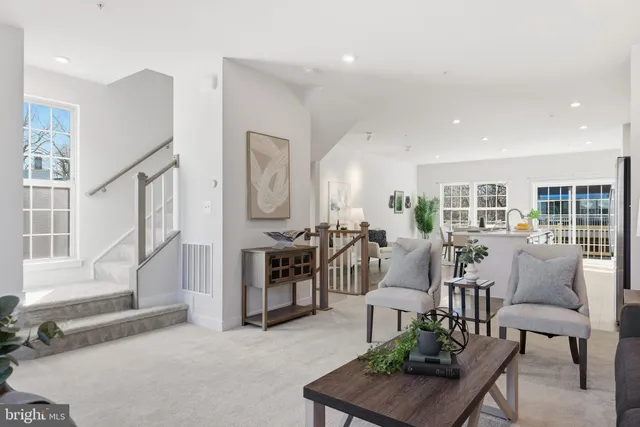 $559,000 | 9590 Glen Oaks Lane, Columbia, MD 21046