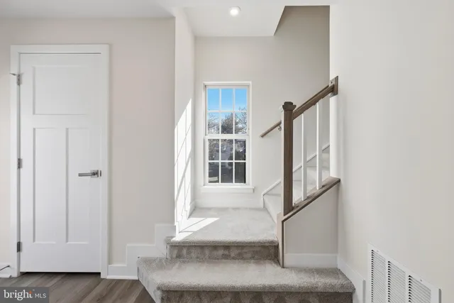 $559,000 | 9590 Glen Oaks Lane, Columbia, MD 21046