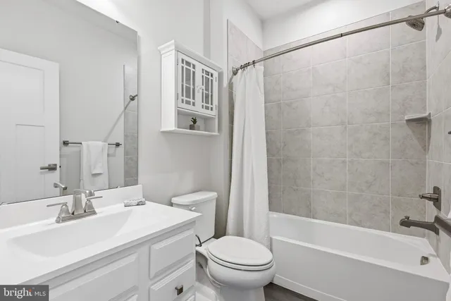 $559,000 | 9590 Glen Oaks Lane, Columbia, MD 21046