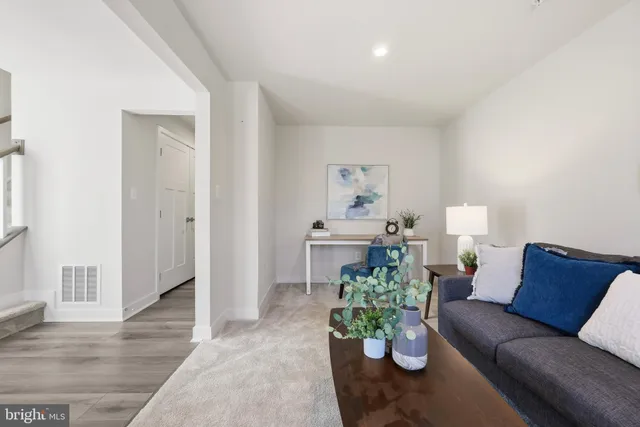 $559,000 | 9590 Glen Oaks Lane, Columbia, MD 21046