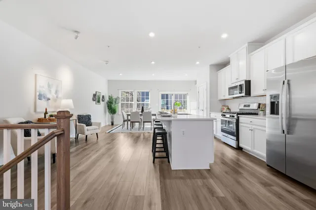 $559,000 | 9590 Glen Oaks Lane, Columbia, MD 21046