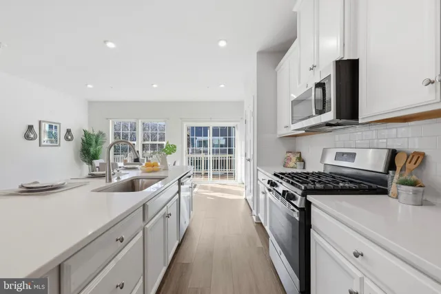 $559,000 | 9590 Glen Oaks Lane, Columbia, MD 21046