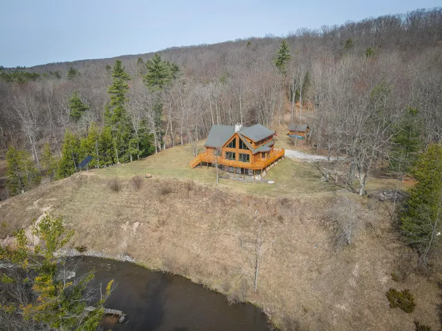$1,399,000 | 9184 Highway 37, Wellston, MI 49689