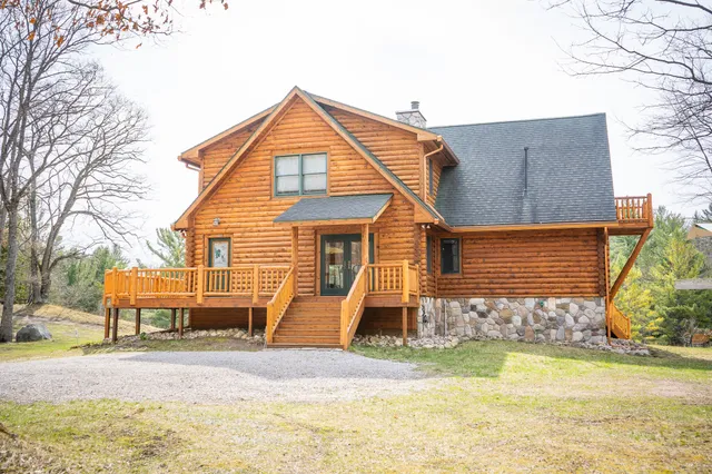 $1,399,000 | 9184 Highway 37, Wellston, MI 49689