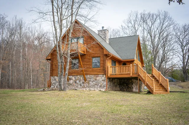 $1,399,000 | 9184 Highway 37, Wellston, MI 49689