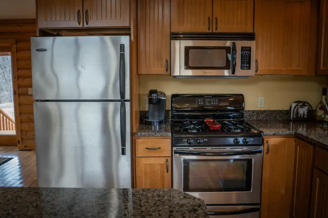 $1,399,000 | 9184 Highway 37, Wellston, MI 49689