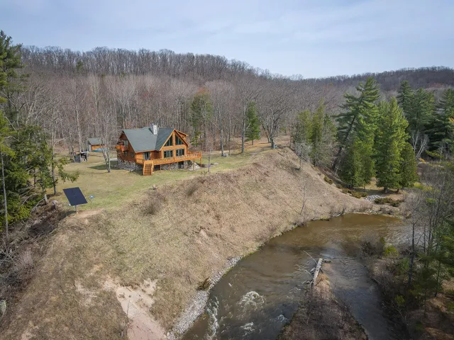 $1,399,000 | 9184 Highway 37, Wellston, MI 49689